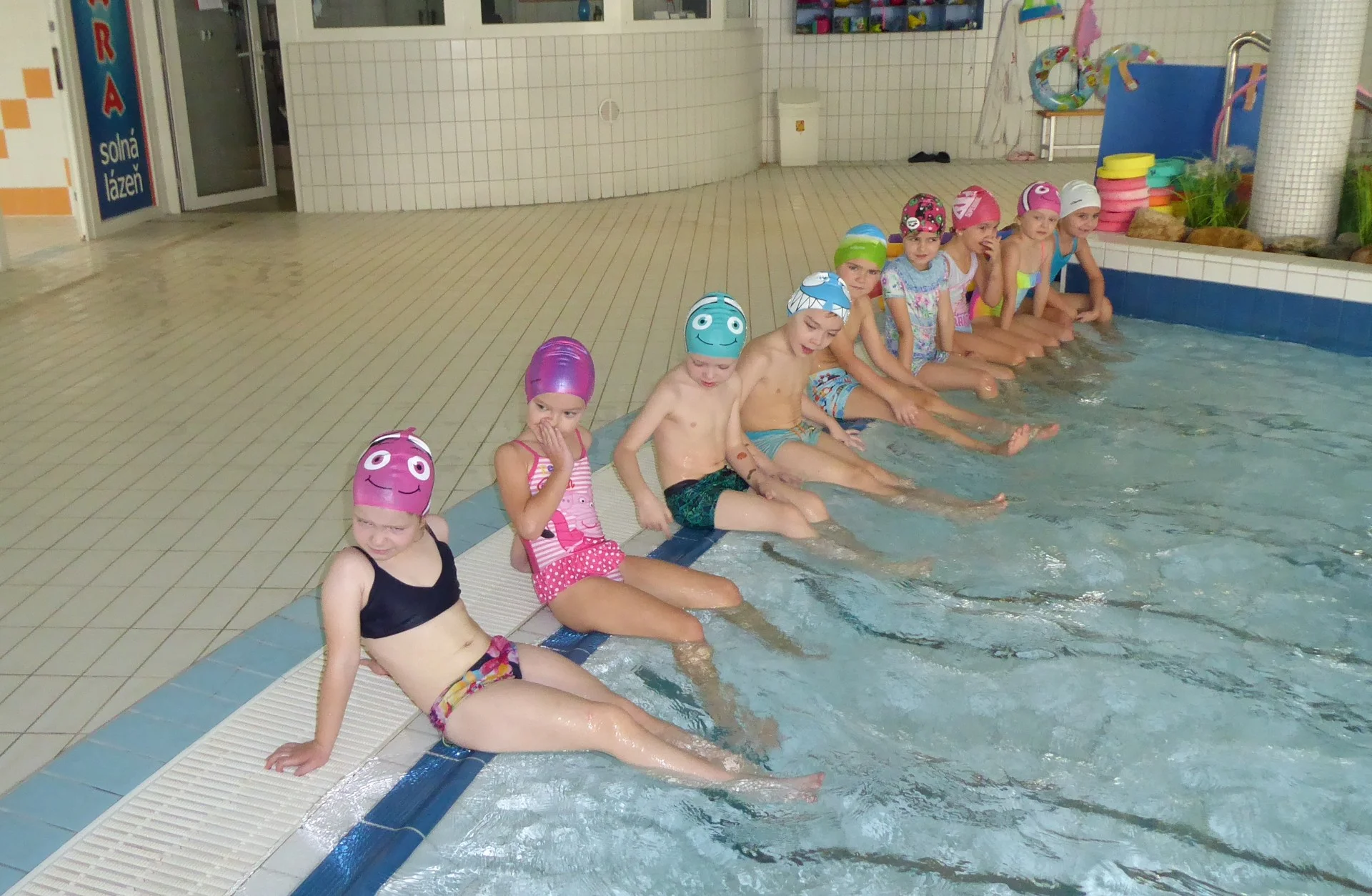 Čtvrťáci v plavání v CPA Delfín Uherský Brod