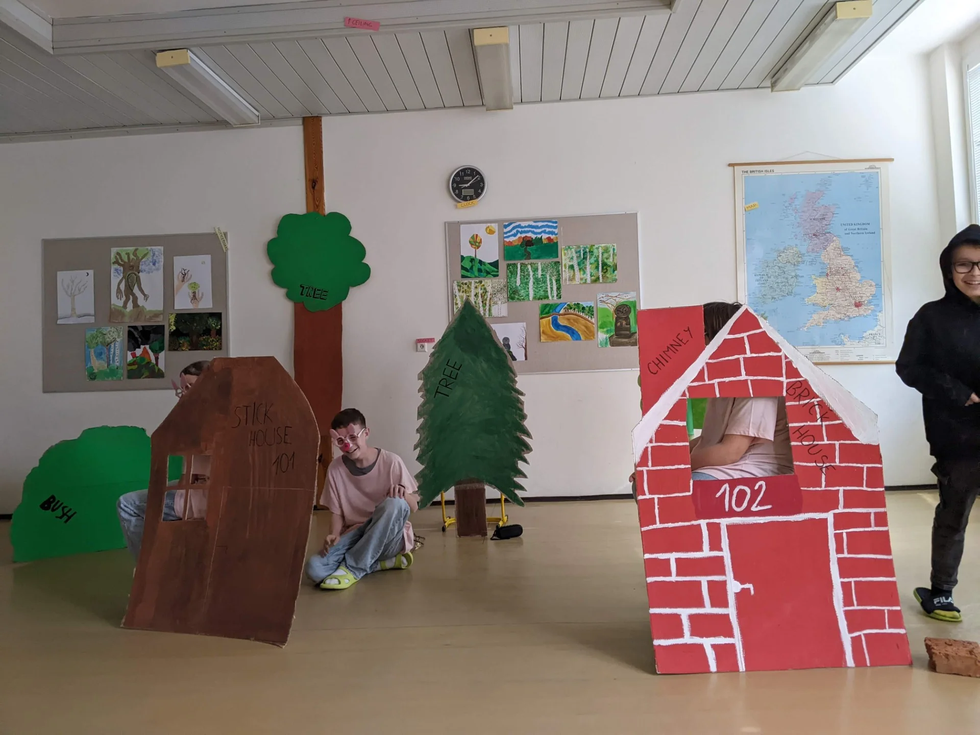 Three Little Pigs: ne tyjátr, ale theatre v šesté třídě!