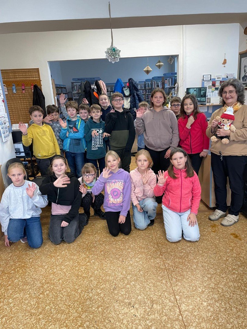 Třeťáci opět v knihovně